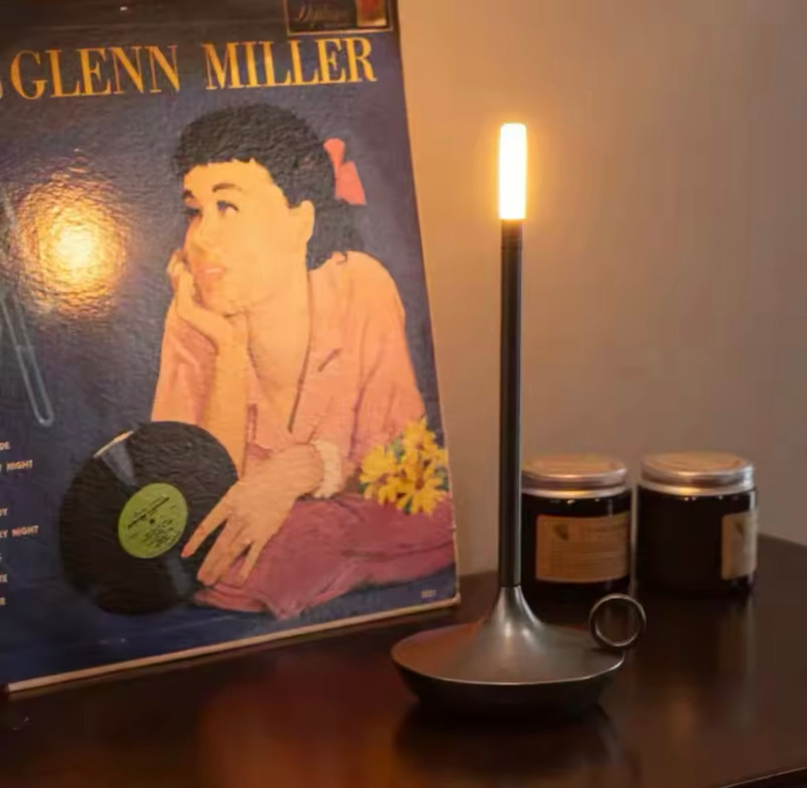 Candlelight Touch – Stilren LED-lampa med Ljus som Levande Ljus