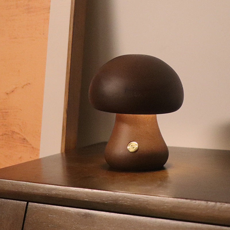 Träsvamp – Elegant och Portabel LED-lampa i Bokträ