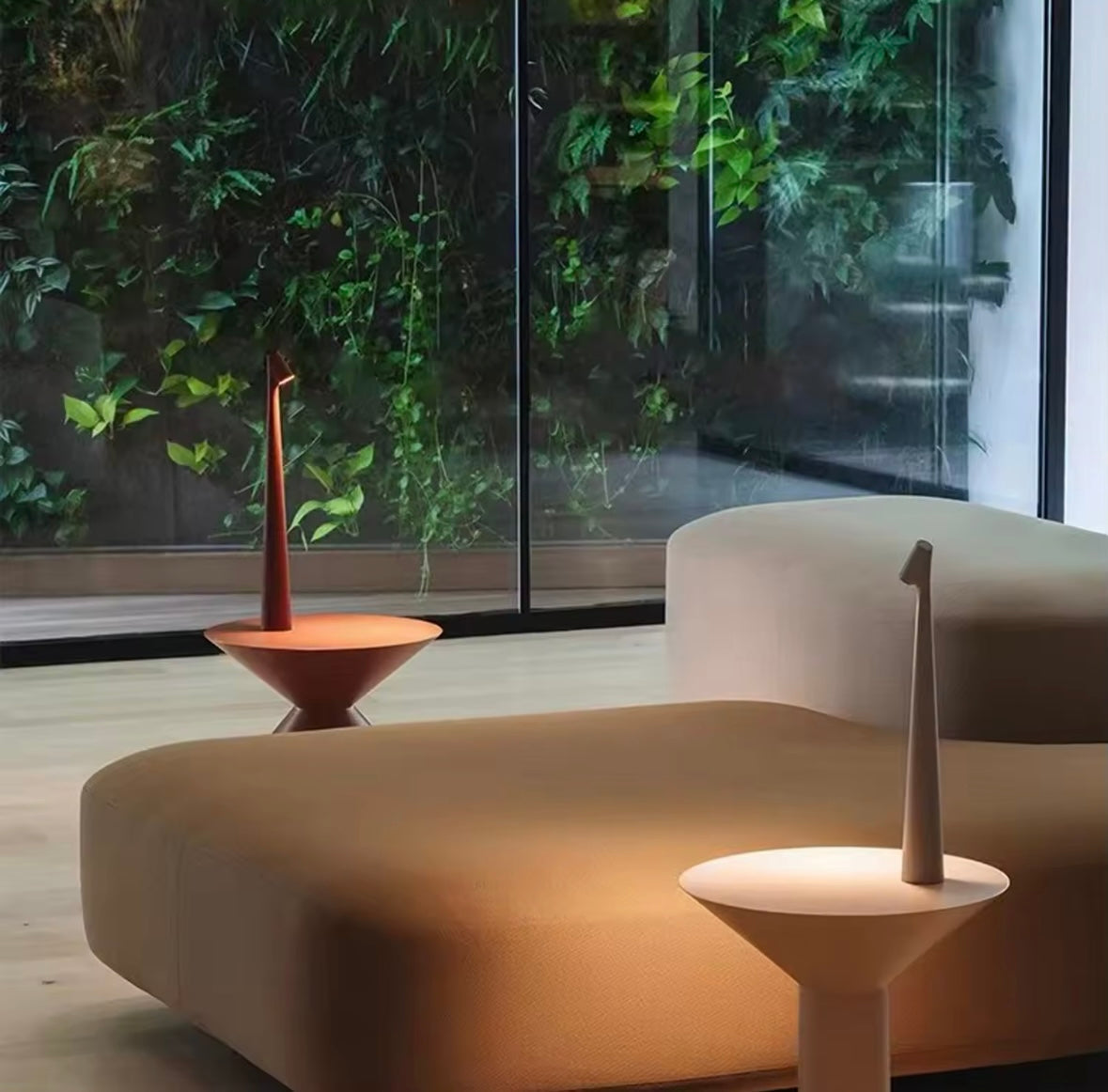 Lumo – Uppladdningsbar LED-Bordslampa med Touchdimmer & Stilren Design