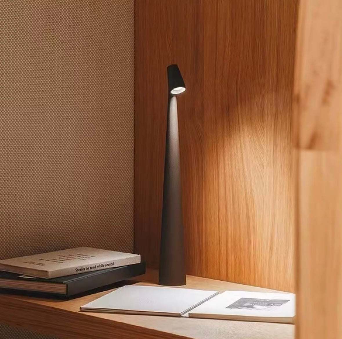 Lumo – Uppladdningsbar LED-Bordslampa med Touchdimmer & Stilren Design